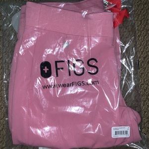 Figs women’s chalk pink jogger scrubs